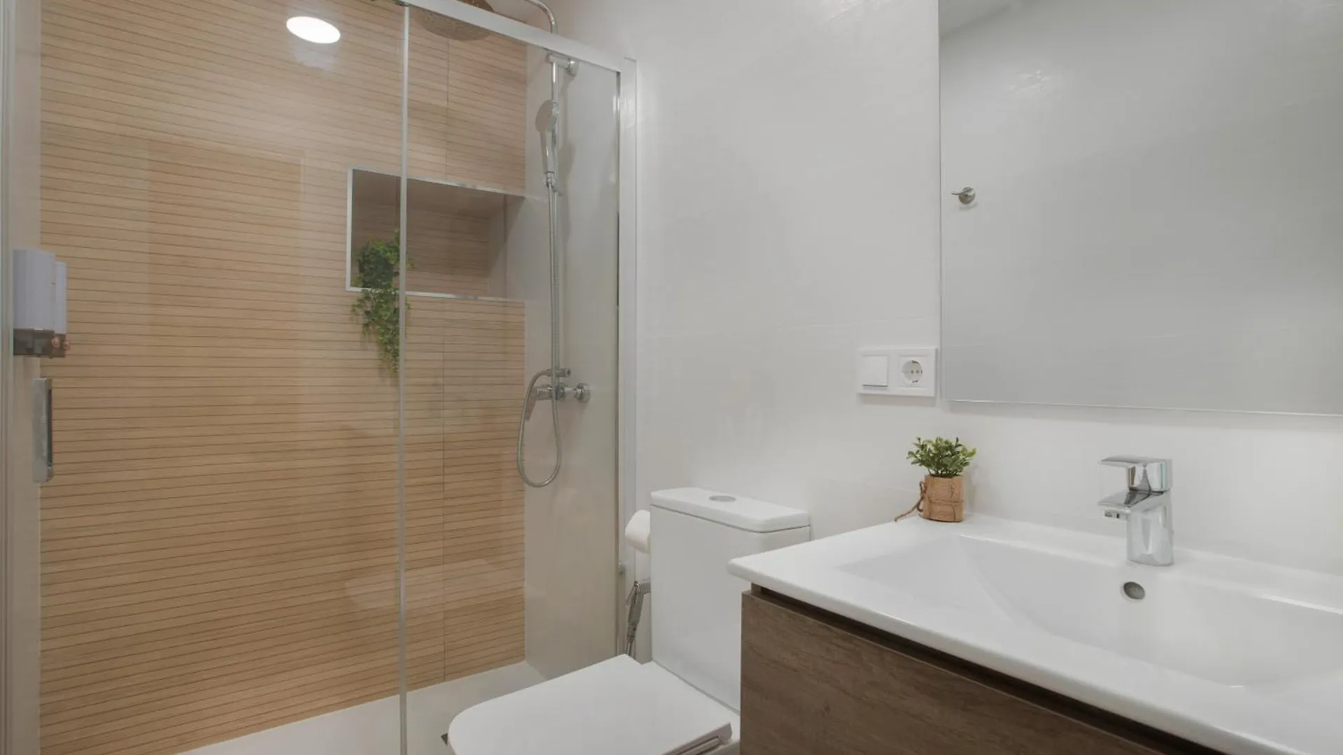 La Mejor Ubicacion Con Parking Apartment Malaga